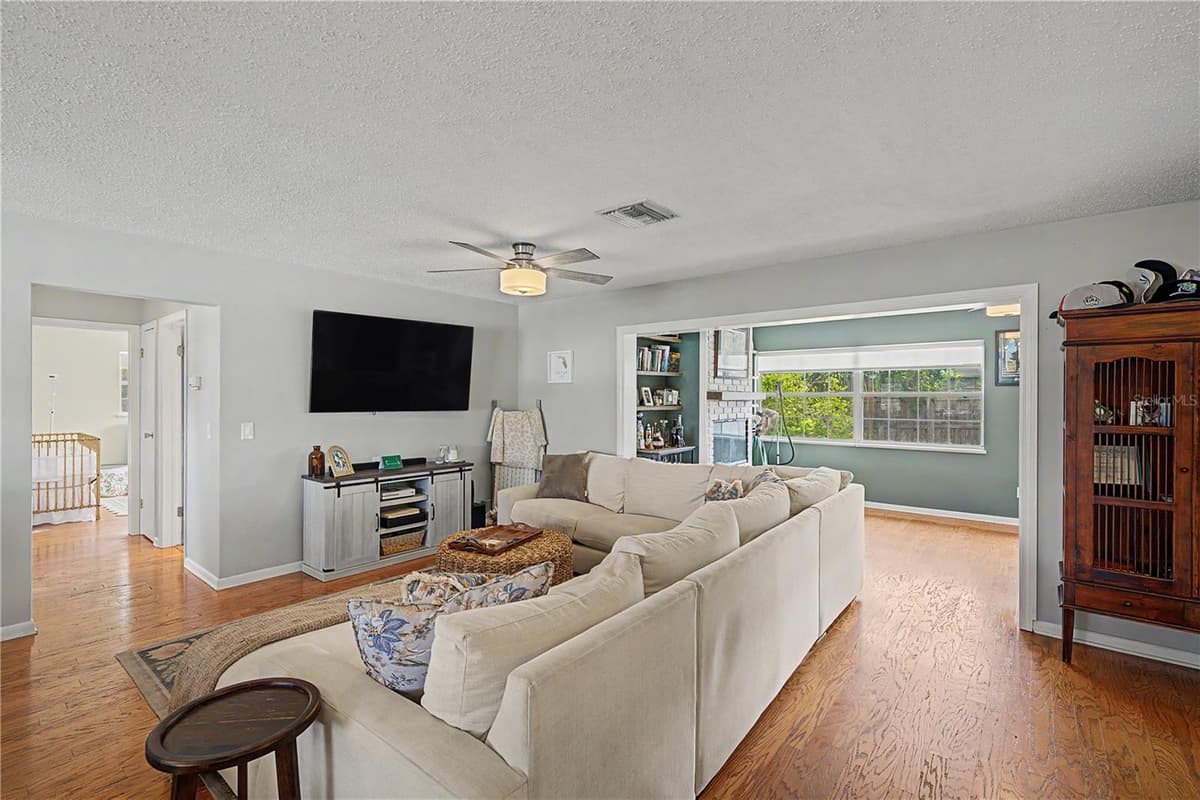 1223 SAN REMO AVENUE — photo 5 of 43