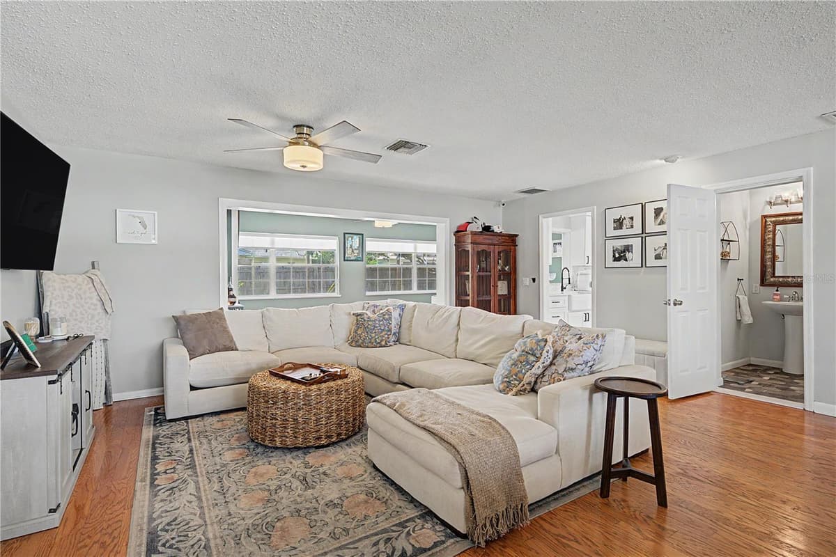 1223 SAN REMO AVENUE — photo 4 of 43