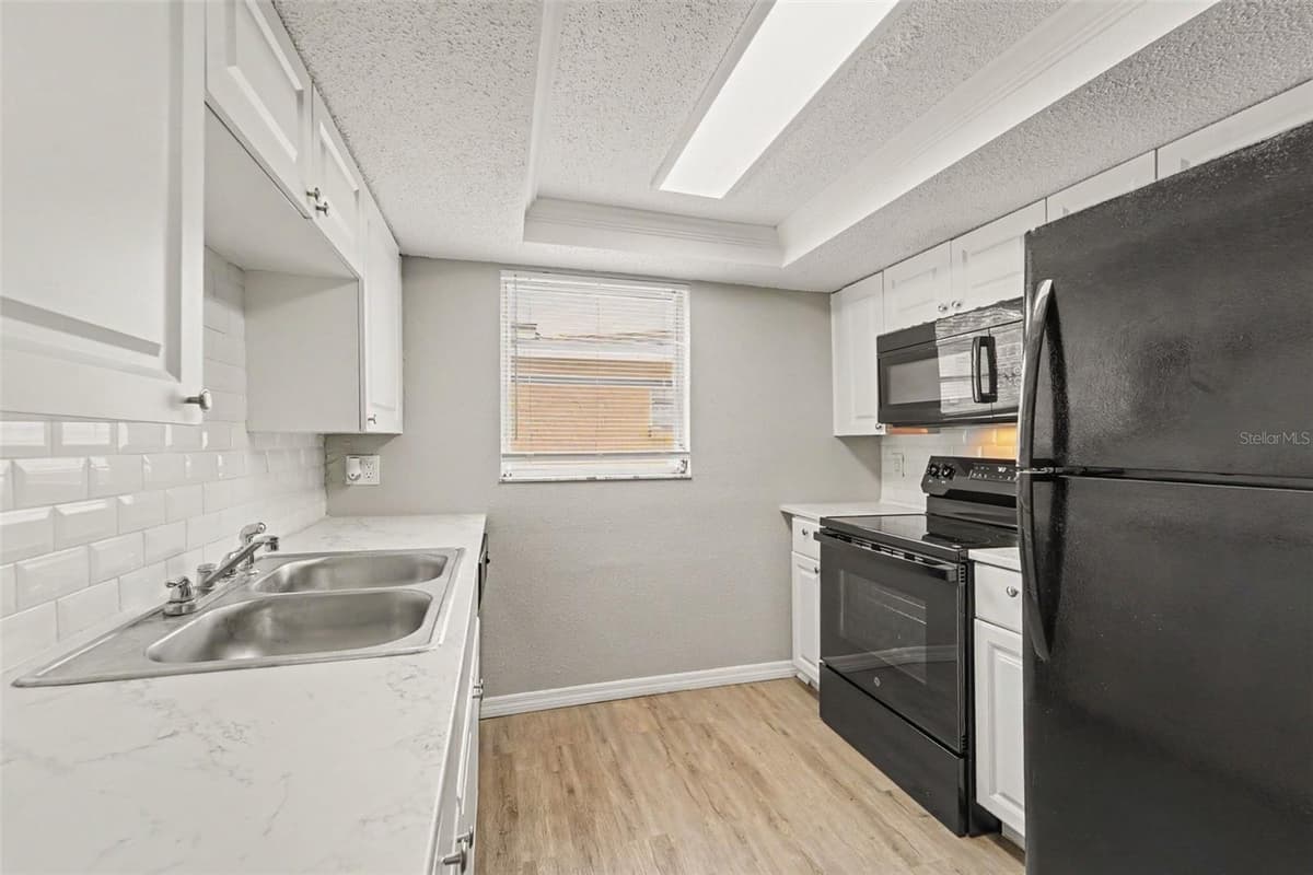 5102 SCHOOL ROAD — photo 7 of 15