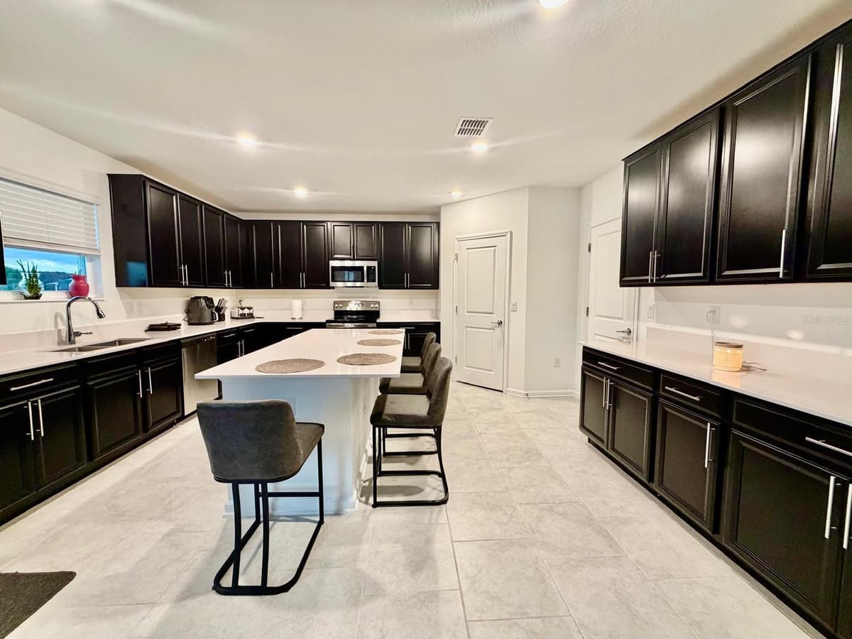 4220 BULL STREET — photo 2 of 22