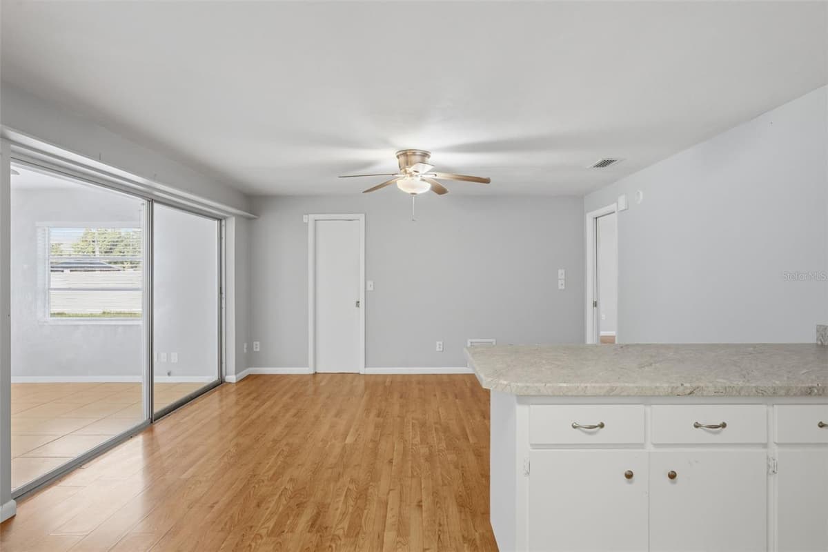 1387 BELLEVUE BOULEVARD — photo 15 of 42