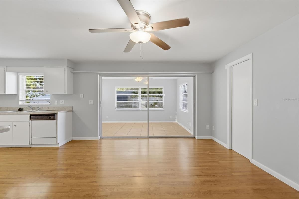 1387 BELLEVUE BOULEVARD — photo 16 of 42
