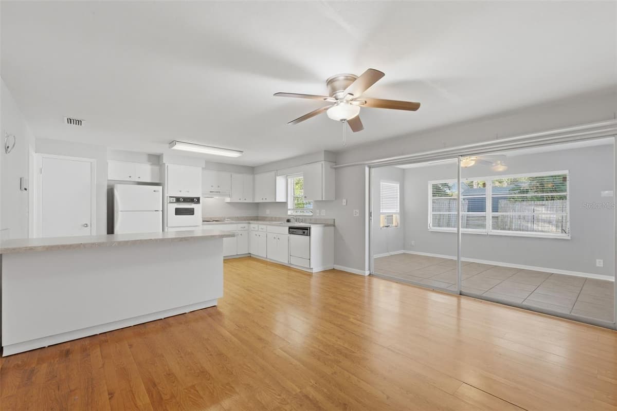 1387 BELLEVUE BOULEVARD — photo 13 of 42