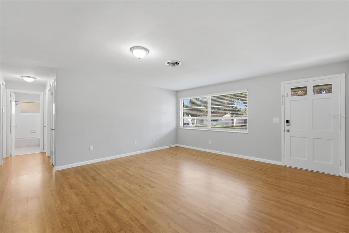 1387 BELLEVUE BOULEVARD — photo 4 of 42