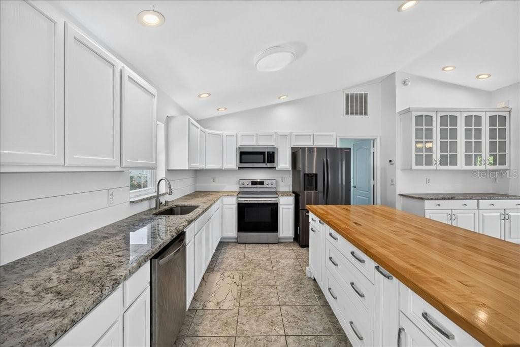 11 SWEET BAY DRIVE — photo 17 of 48