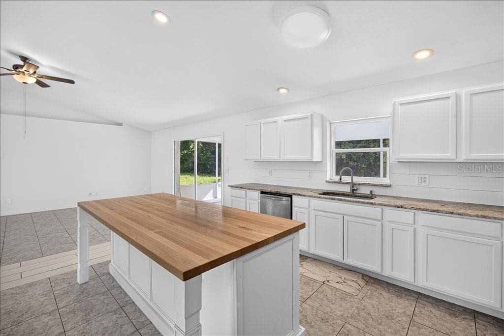 11 SWEET BAY DRIVE — photo 15 of 48