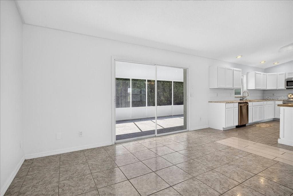 11 SWEET BAY DRIVE — photo 10 of 48