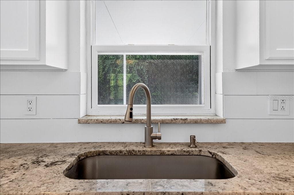 11 SWEET BAY DRIVE — photo 18 of 48