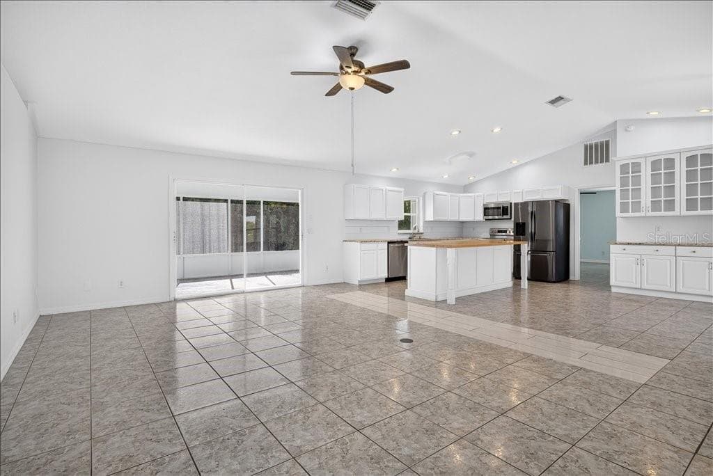 11 SWEET BAY DRIVE — photo 8 of 48