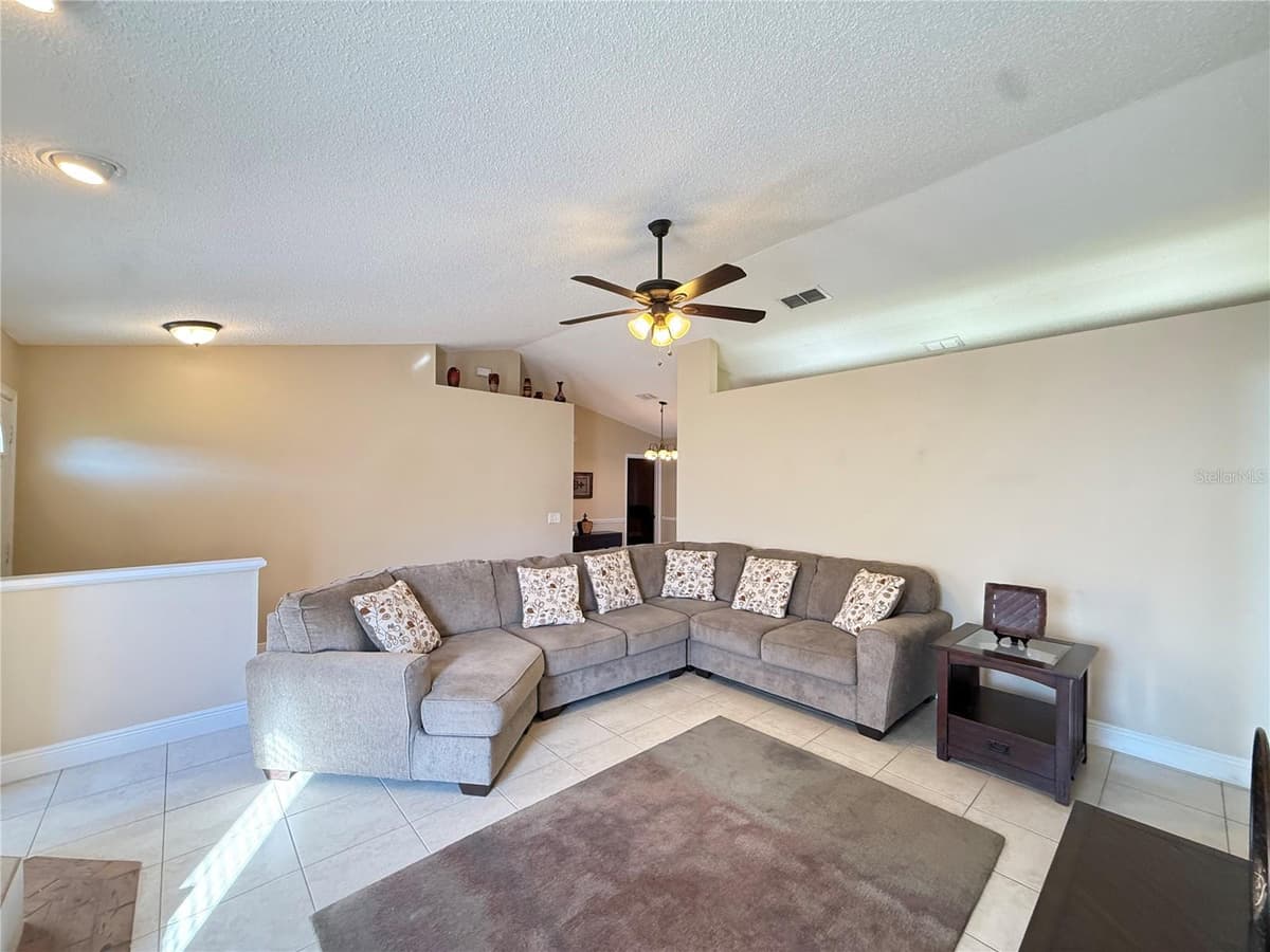 3210 THOROUGHBRED LOOP — photo 7 of 23