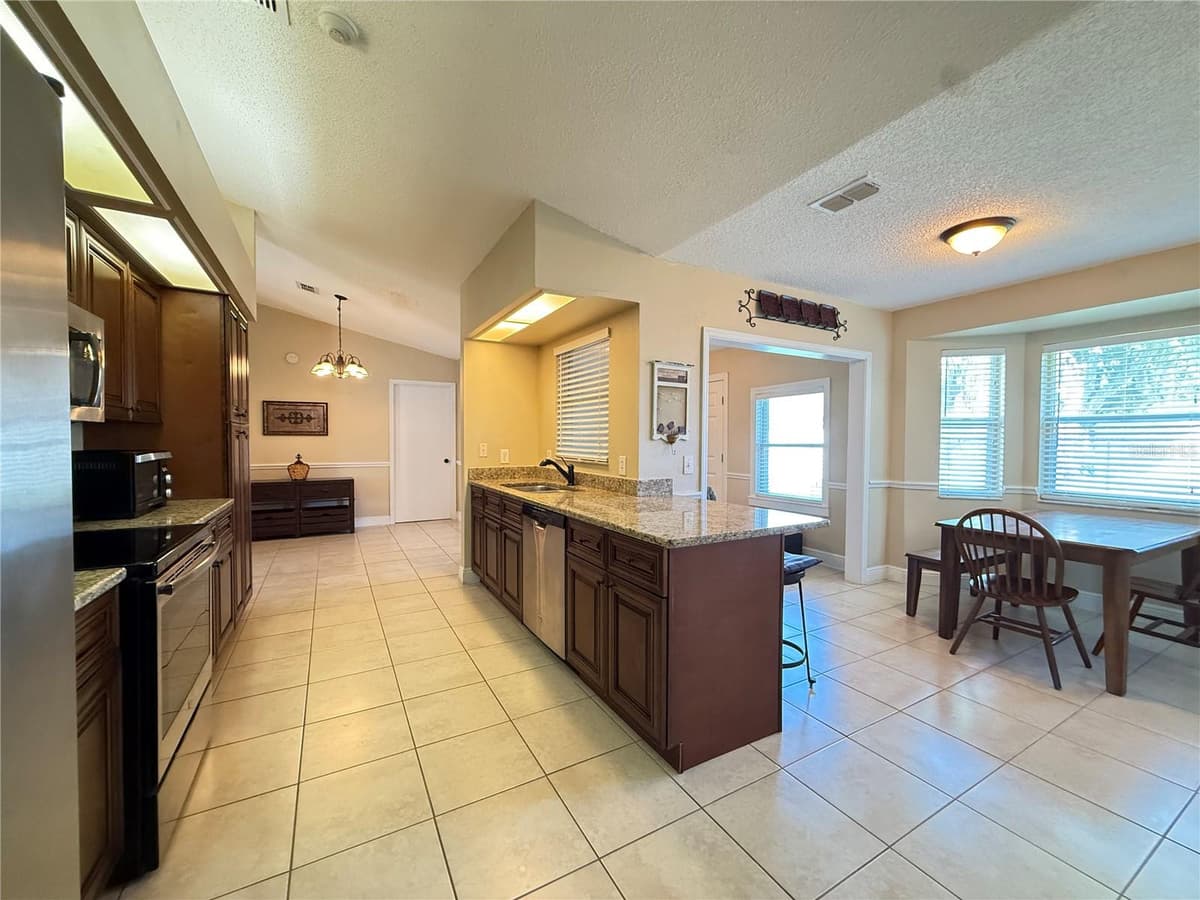 3210 THOROUGHBRED LOOP — photo 9 of 23
