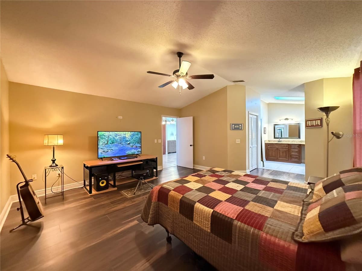 3210 THOROUGHBRED LOOP — photo 17 of 23