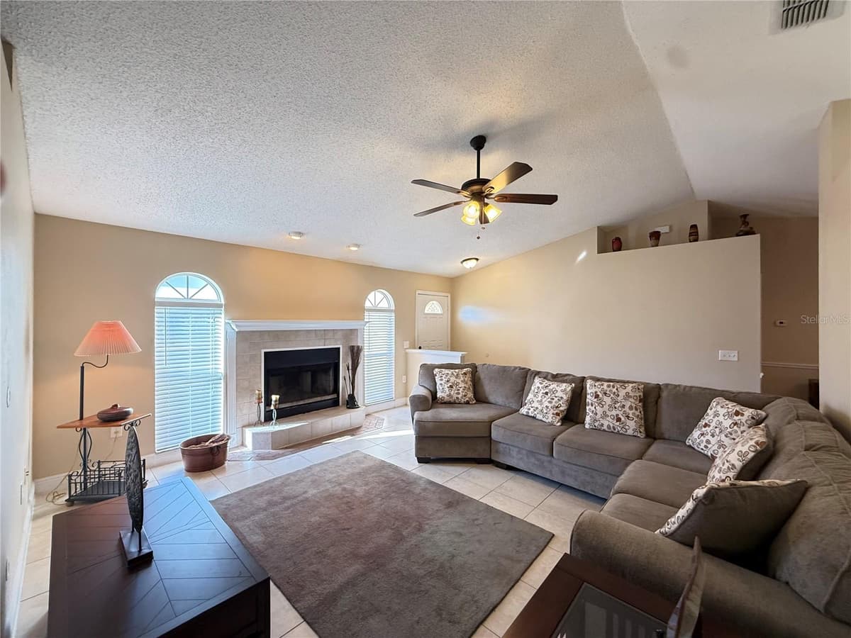 3210 THOROUGHBRED LOOP — photo 4 of 23