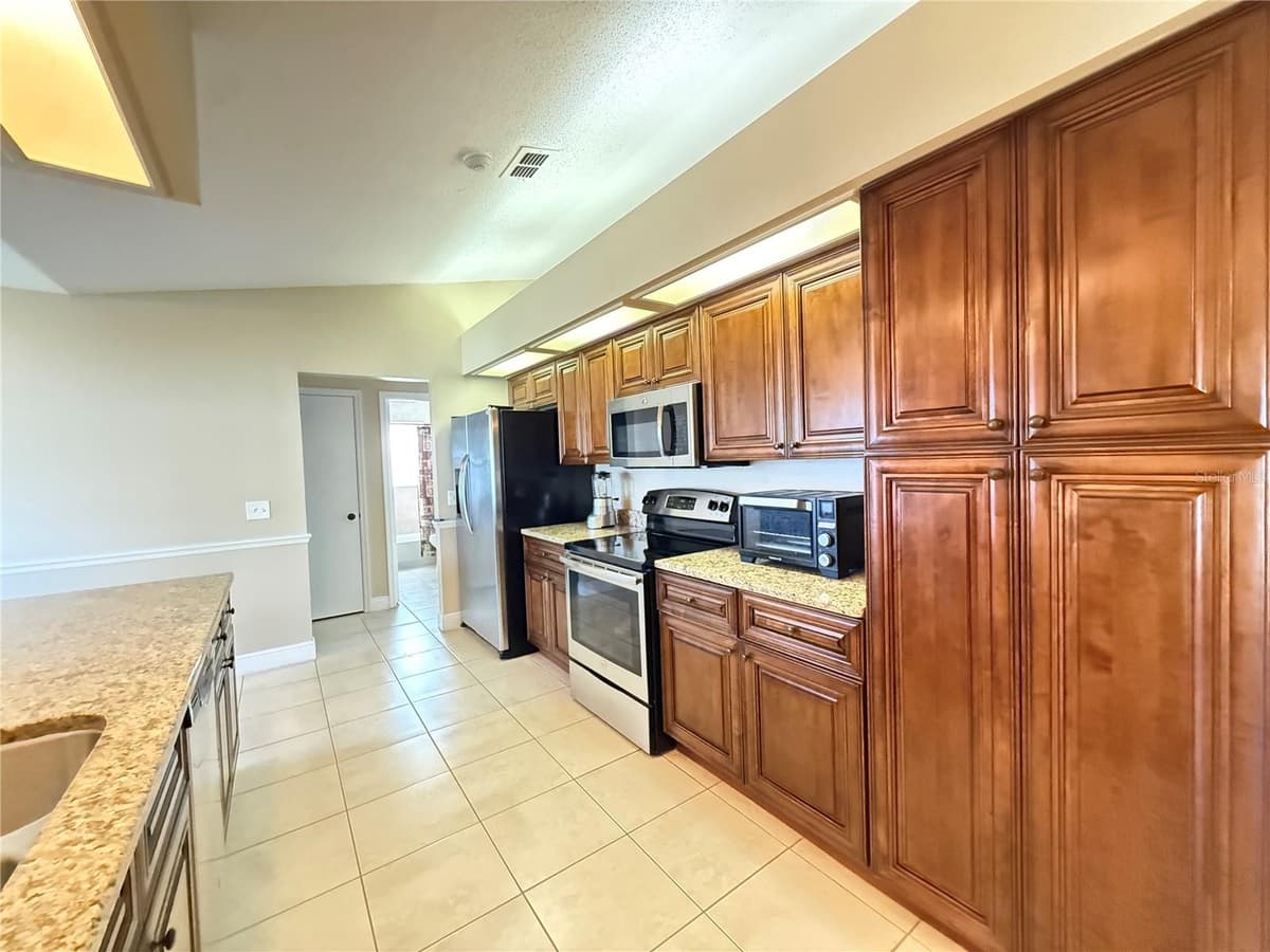 3210 THOROUGHBRED LOOP — photo 12 of 23
