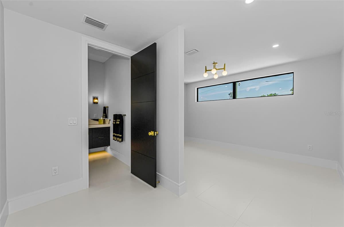 43 DOLPHIN DRIVE — photo 47 of 100