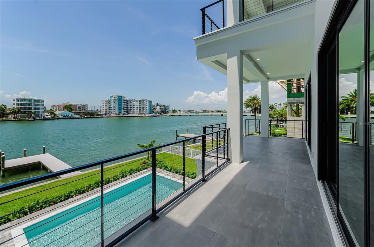 43 DOLPHIN DRIVE — photo 14 of 100