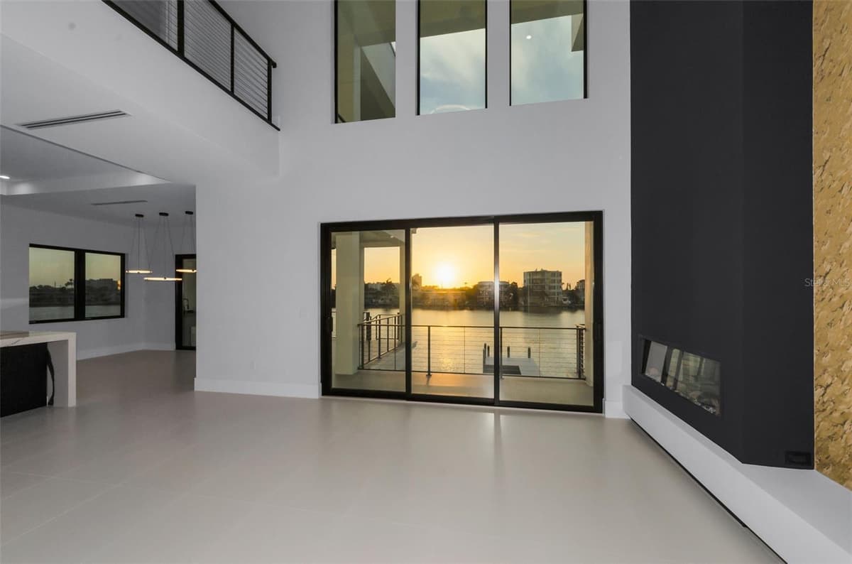 43 DOLPHIN DRIVE — photo 10 of 100