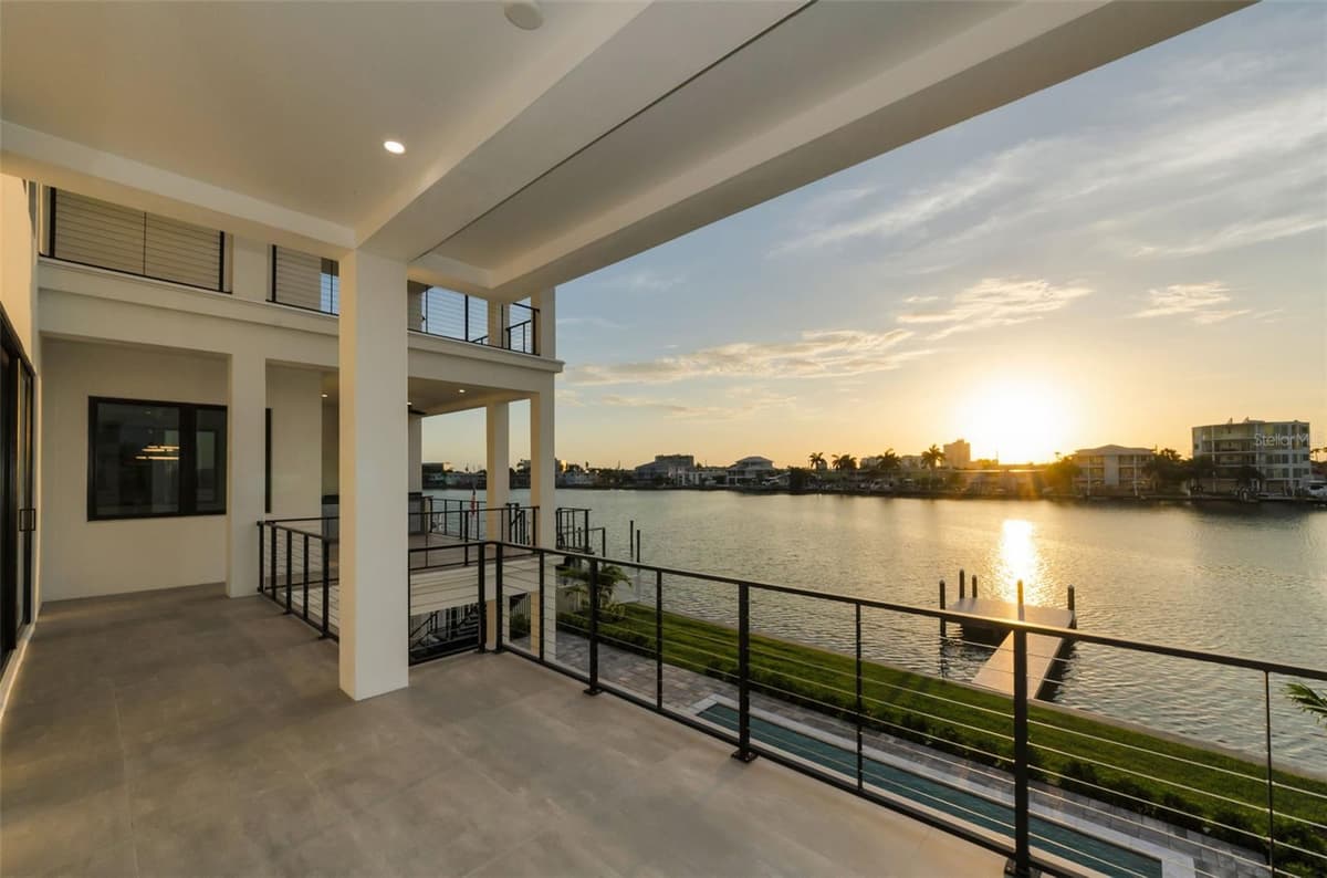 43 DOLPHIN DRIVE — photo 45 of 100