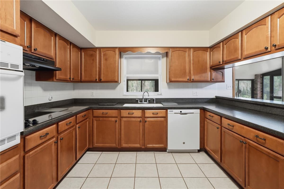 5025 BASEBALL POND ROAD — photo 14 of 49