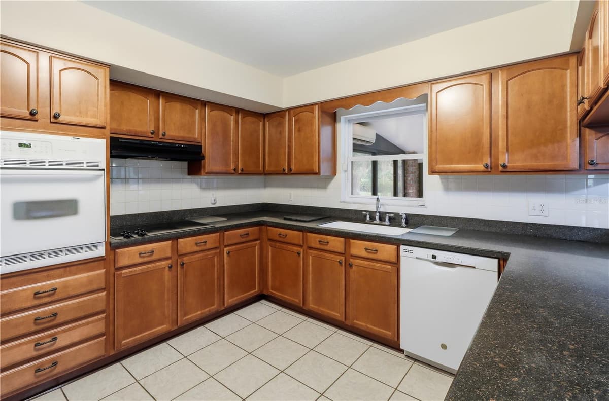 5025 BASEBALL POND ROAD — photo 15 of 49