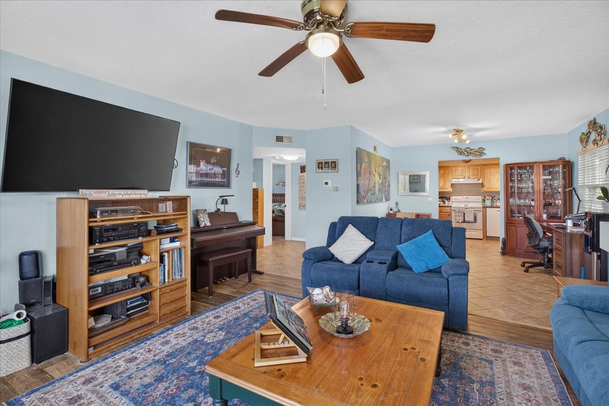 6100 GULFPORT BOULEVARD — photo 11 of 64
