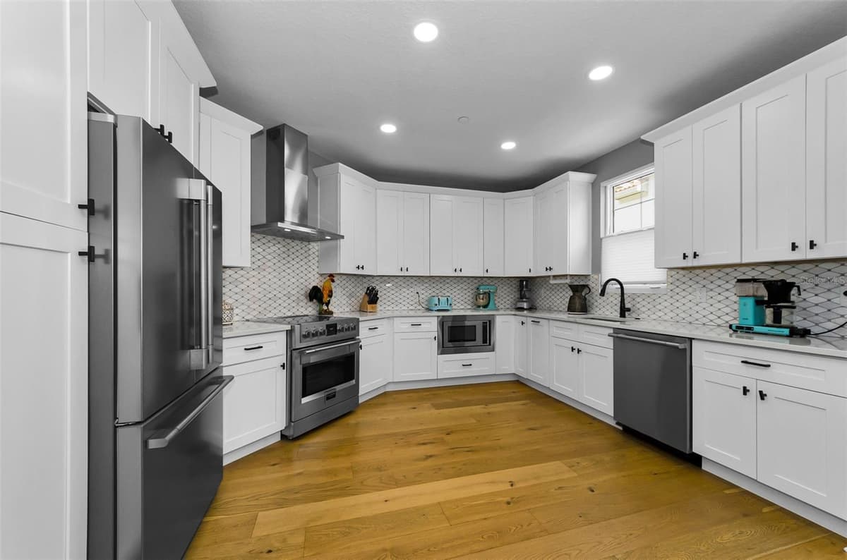 1340 BAYSHORE BOULEVARD — photo 19 of 89