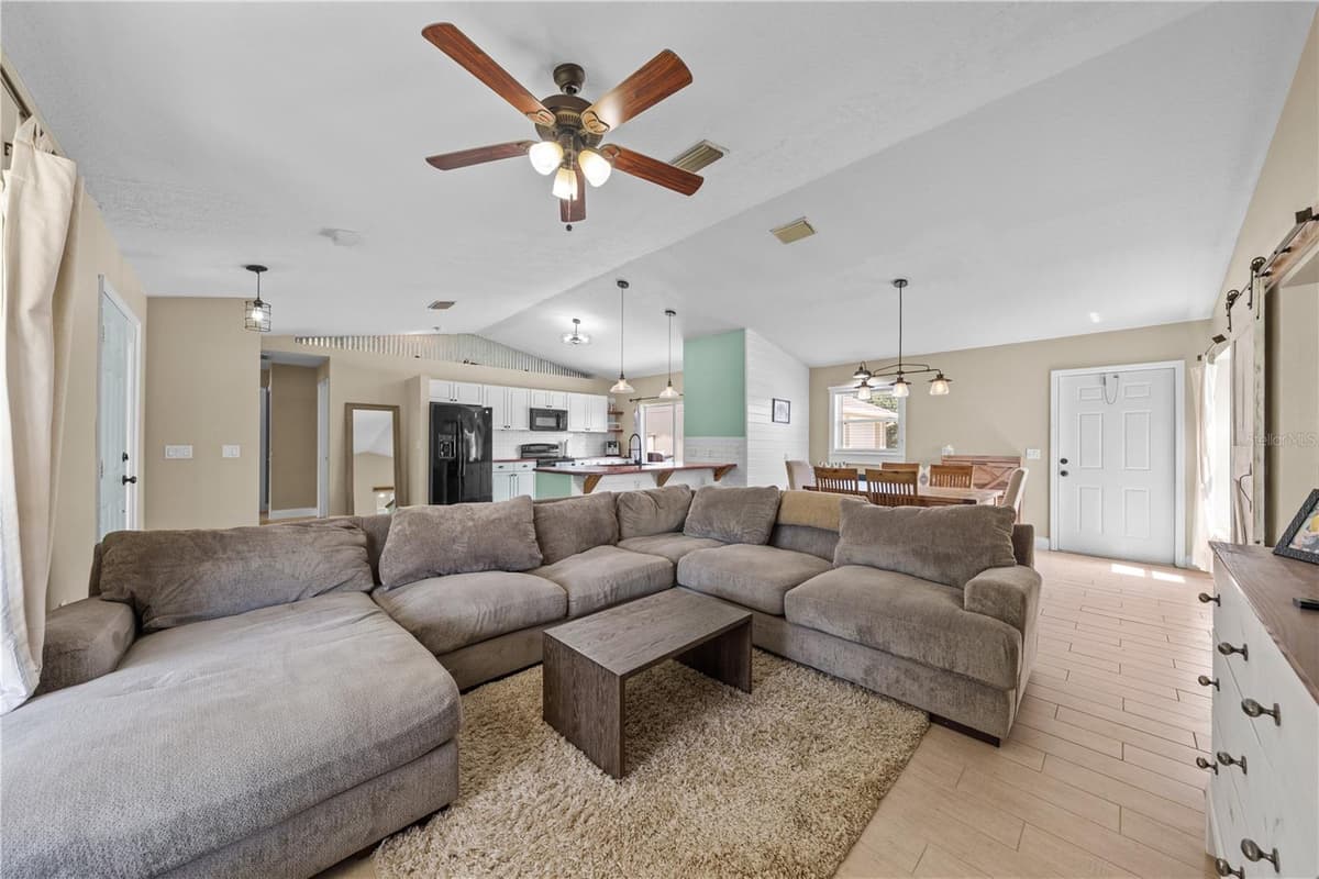 4865 MEADOW DRIVE — photo 9 of 33