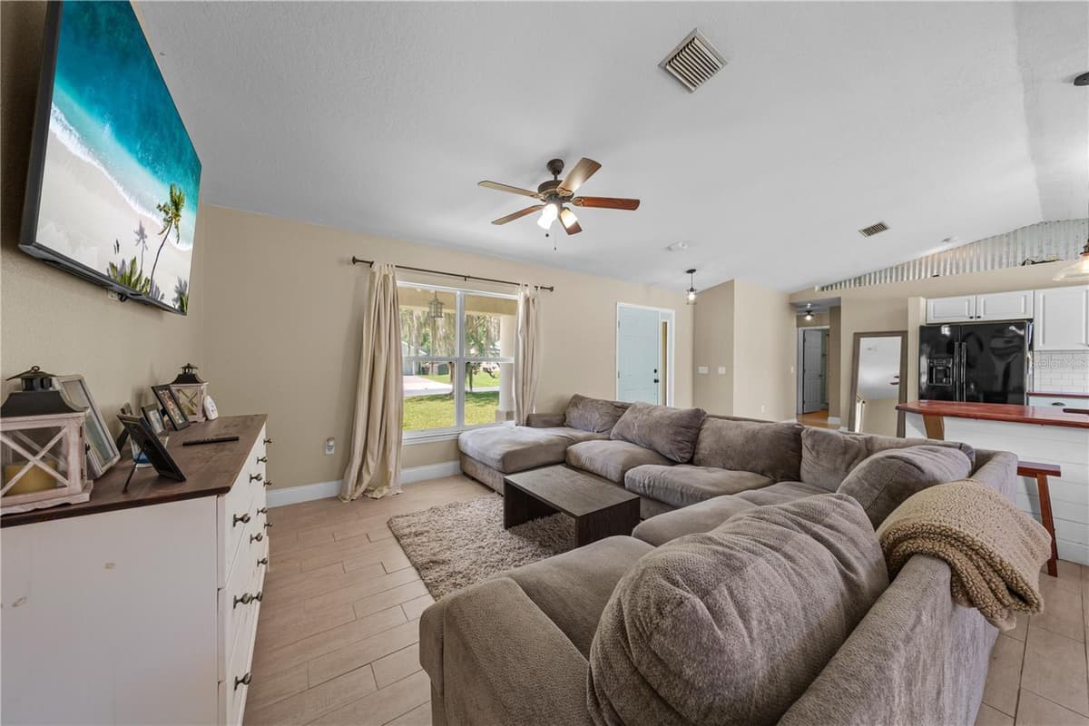 4865 MEADOW DRIVE — photo 10 of 33