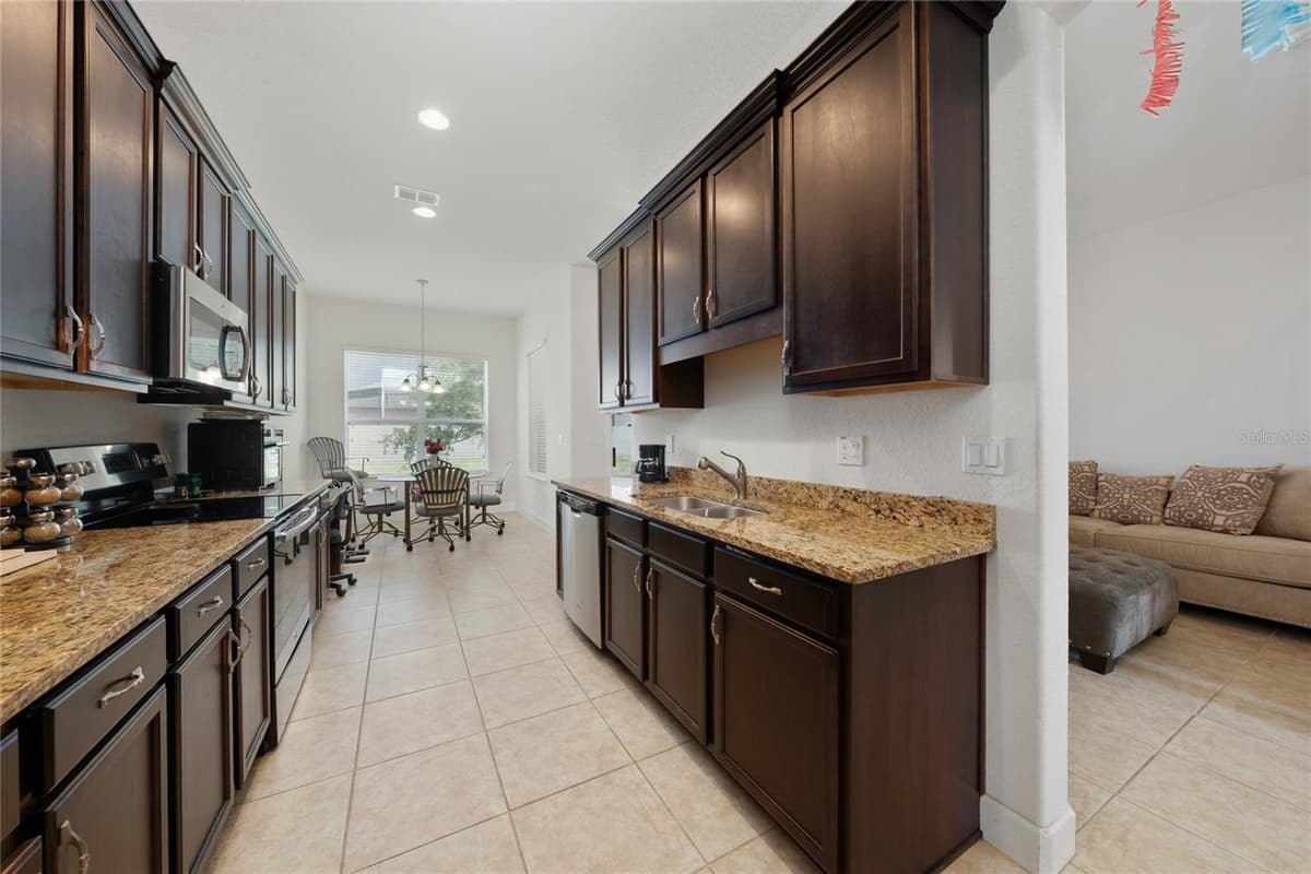 2806 PLYMOUTH PLACE — photo 10 of 43