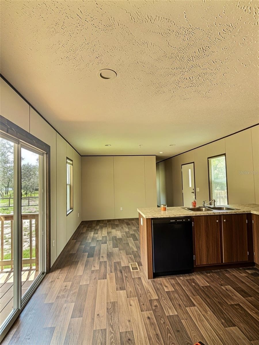 13354 TYRONE STREET — photo 17 of 36
