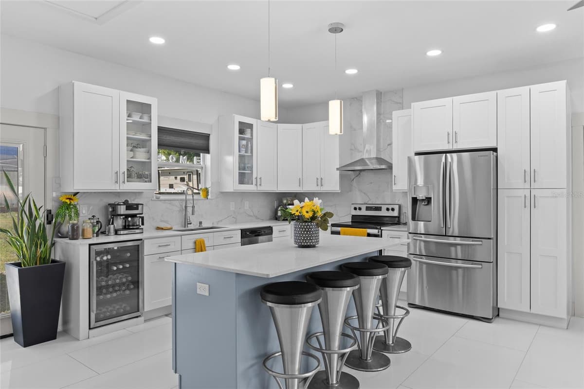 11426 LAKEVIEW DRIVE — photo 9 of 24