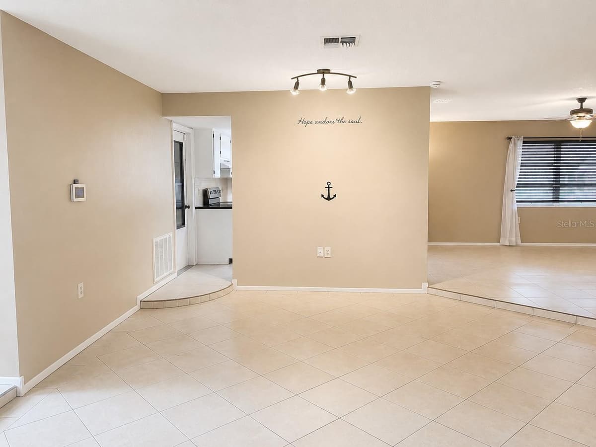 8433 MOULTON DRIVE — photo 10 of 29