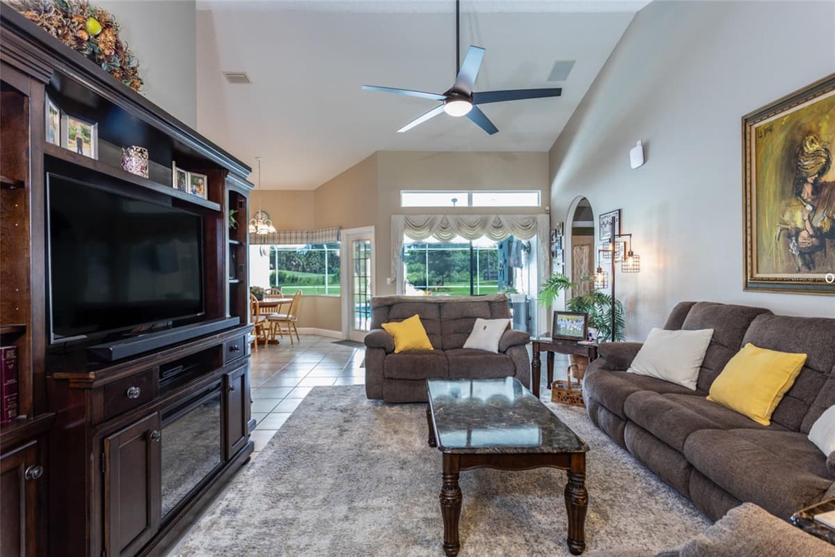 87 EASTWOOD DRIVE — photo 18 of 45