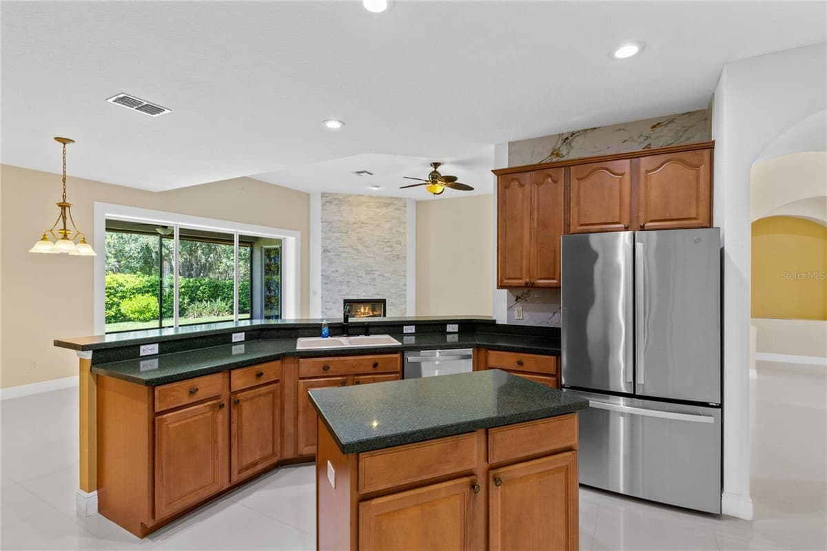 856 TIMBER ISLE DRIVE — photo 10 of 35
