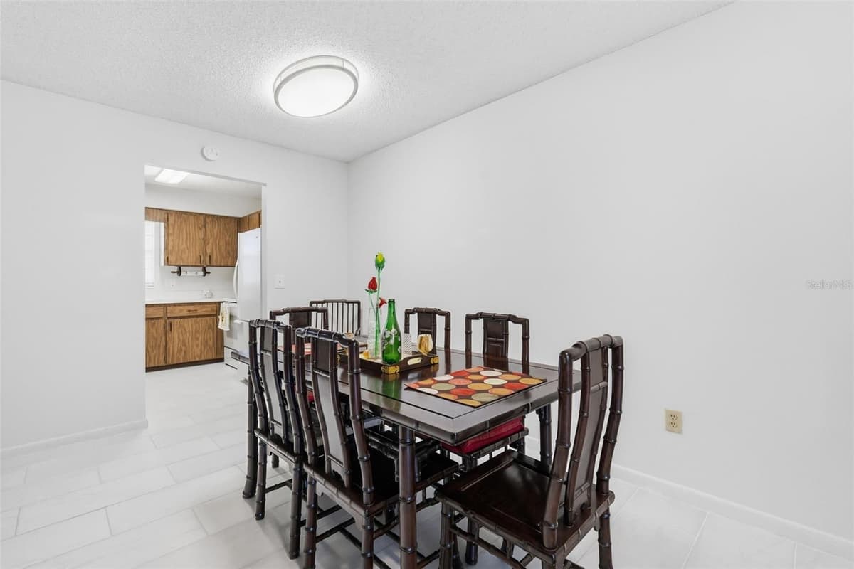 151 HILL AVENUE — photo 8 of 19