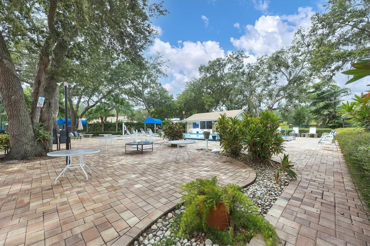 5908 GARDEN LAKES MAJESTIC — photo 34 of 42