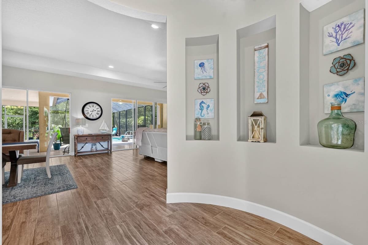 910 CREEKWOOD DRIVE — photo 7 of 66