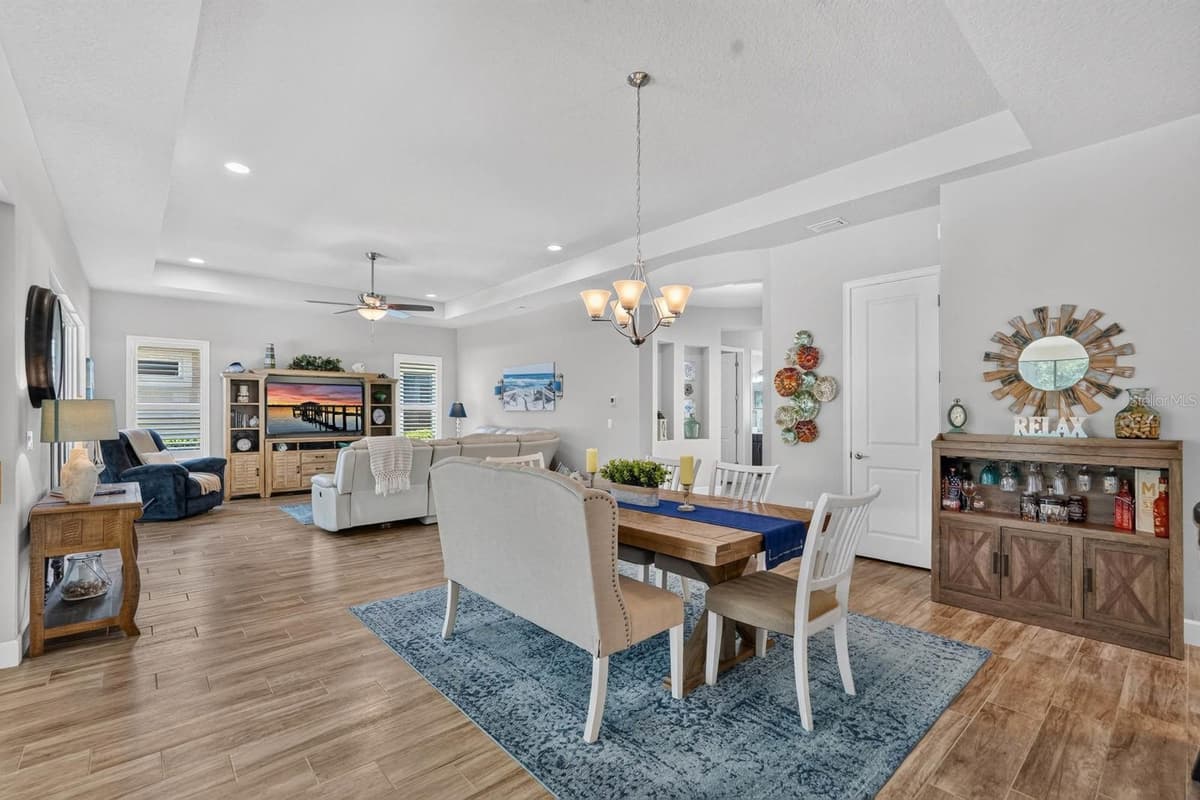 910 CREEKWOOD DRIVE — photo 8 of 66