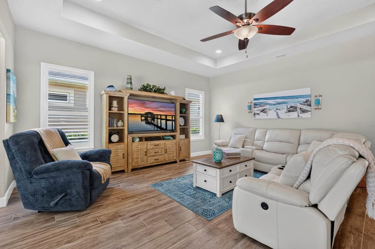 910 CREEKWOOD DRIVE — photo 17 of 66