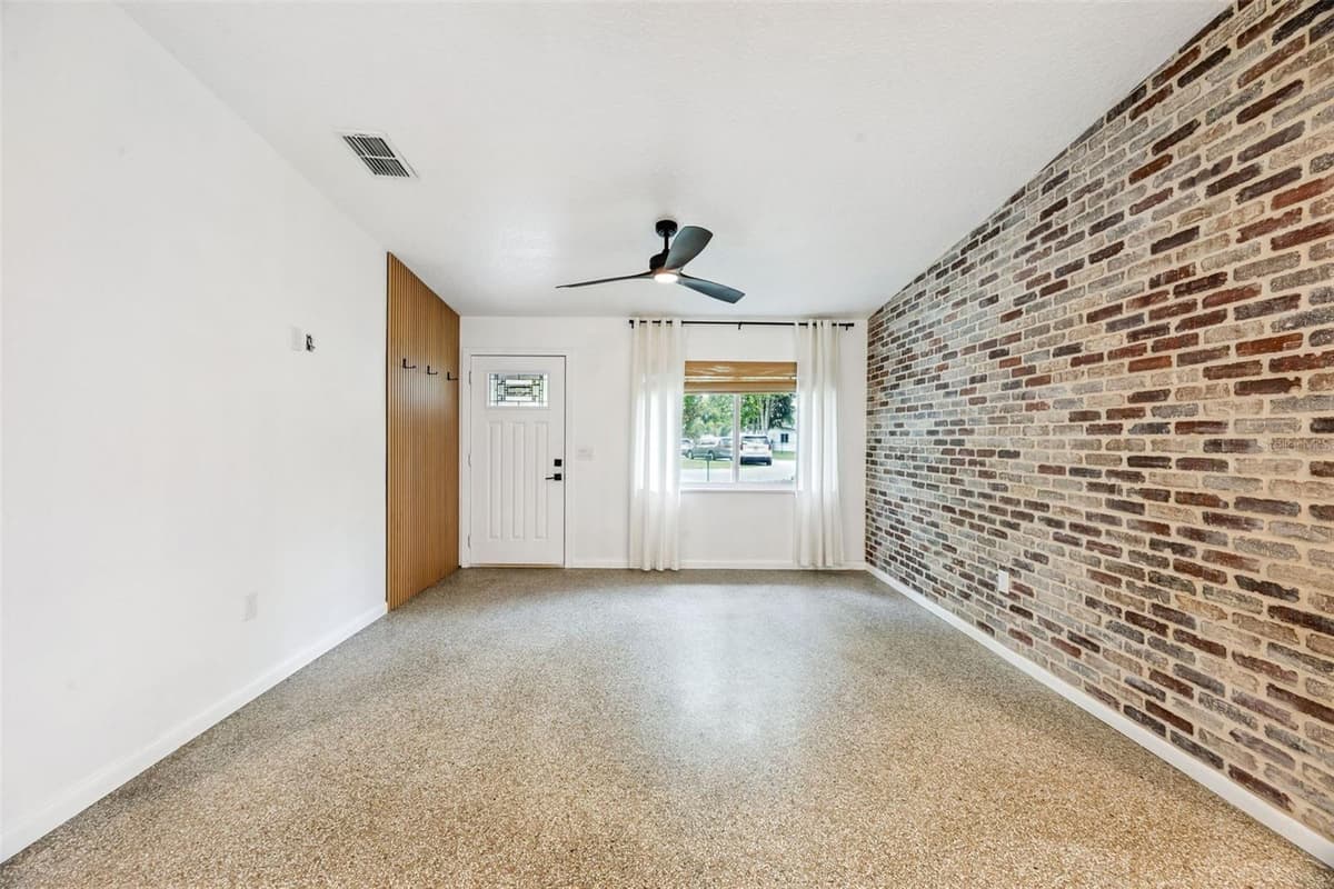5516 BARMA COURT — photo 5 of 26