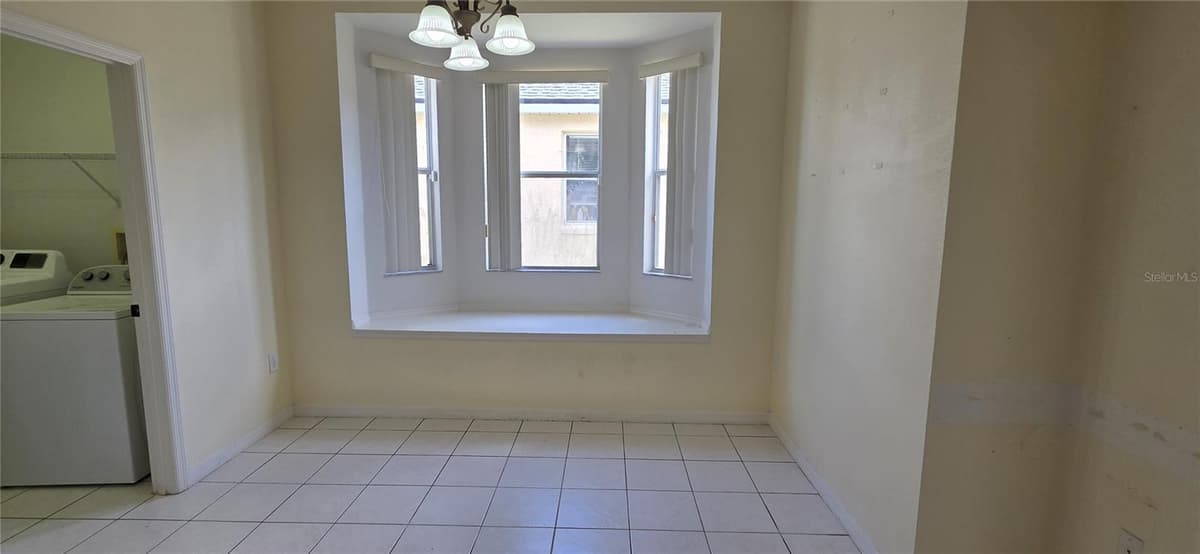 147 MINNIEHAHA CIRCLE — photo 15 of 47