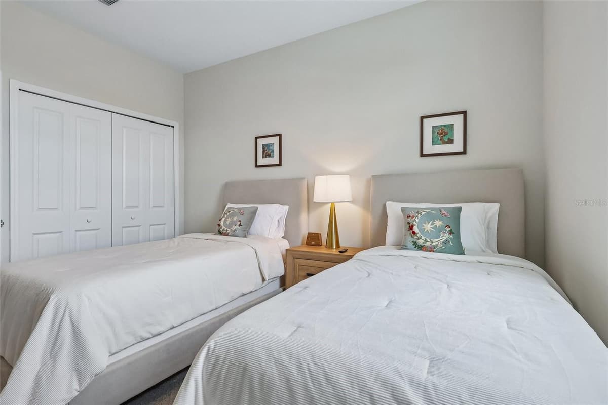 15877 TOLLINGTON ALLEY — photo 32 of 39