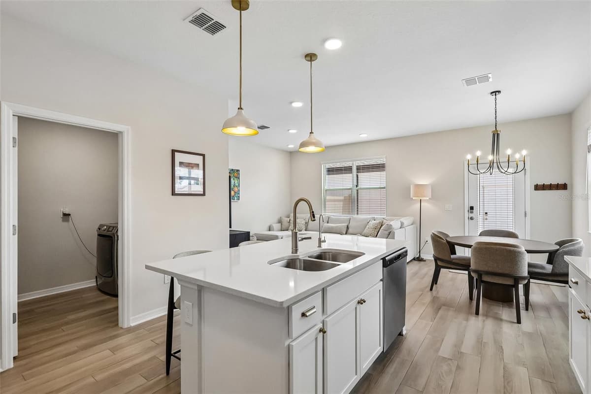 15877 TOLLINGTON ALLEY — photo 15 of 39