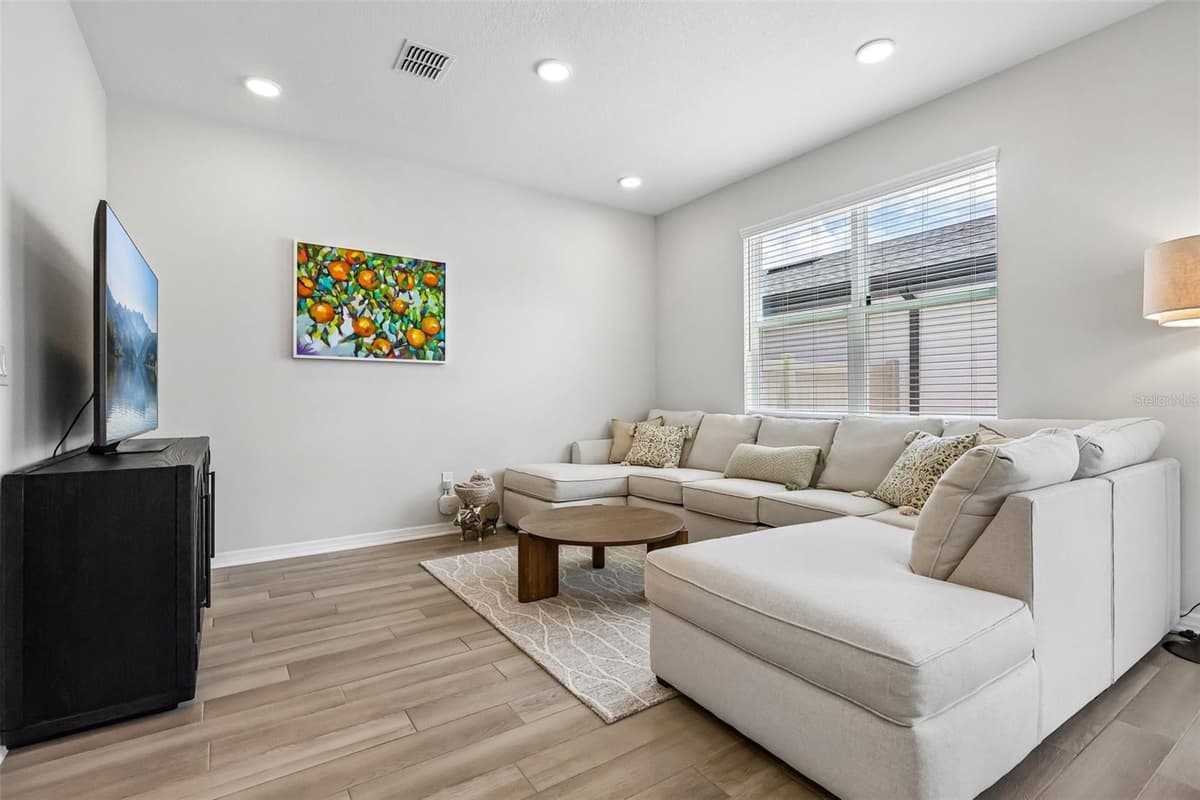 15877 TOLLINGTON ALLEY — photo 8 of 39