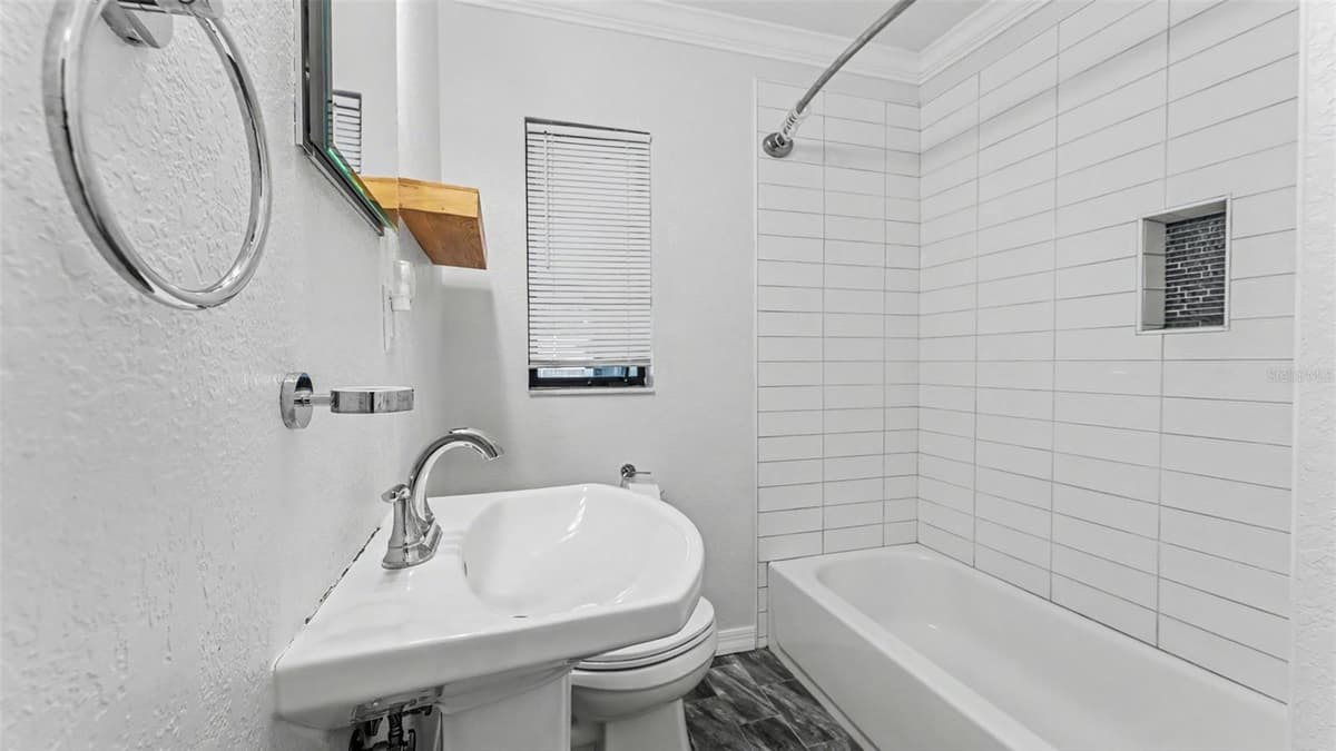 1032 PALMETTO STREET — photo 18 of 32