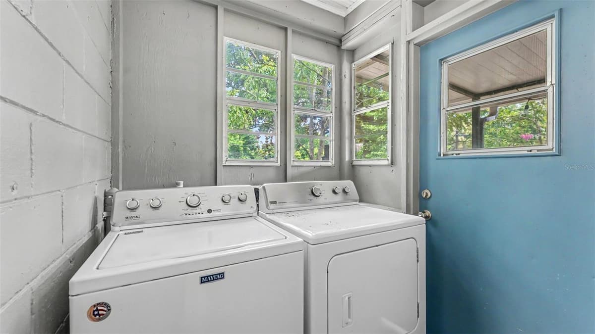 1032 PALMETTO STREET — photo 19 of 32