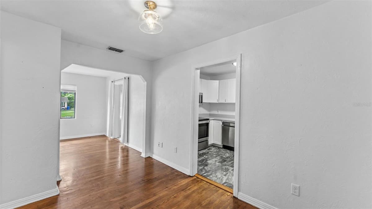 1032 PALMETTO STREET — photo 9 of 32
