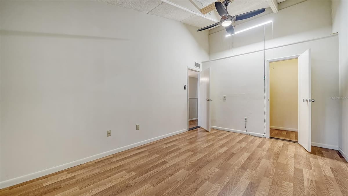 500 JEFFERSON AVENUE — photo 15 of 33