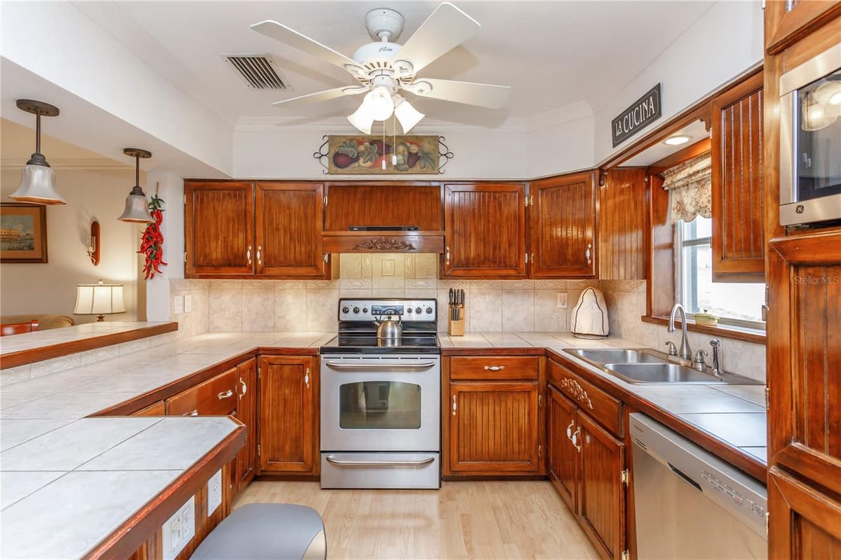 7163 FIRESIDE STREET — photo 13 of 40