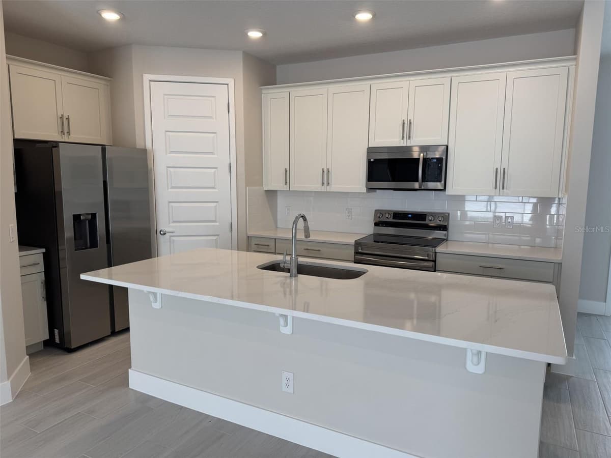 7921 SPECTRUM DRIVE — photo 5 of 18
